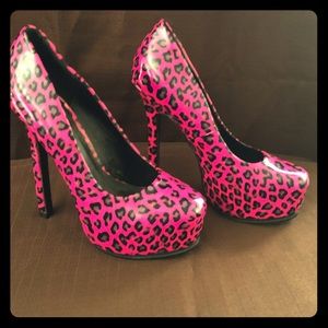 Shoe Dazzle new never worn.